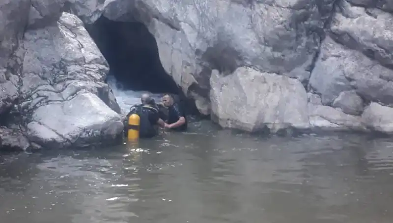 Kanyon Kenarında Şok Edici Kaza: Şelaleden Düşme Anları!