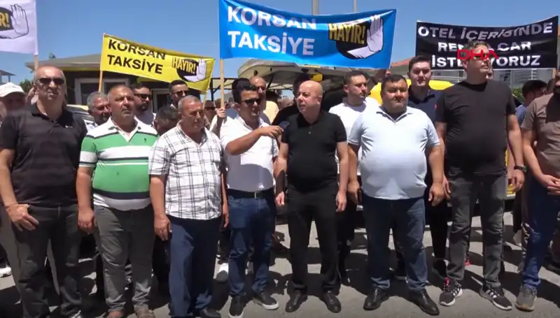 Belek'te Taksiciler Protesto İçin Kontak Kapatma Eylemi Gerçekleştiriyor