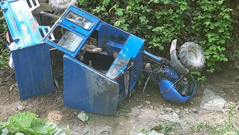 Pat Pat Kontrolden Çıktı, Dereye Devrildi: İki Yaralı