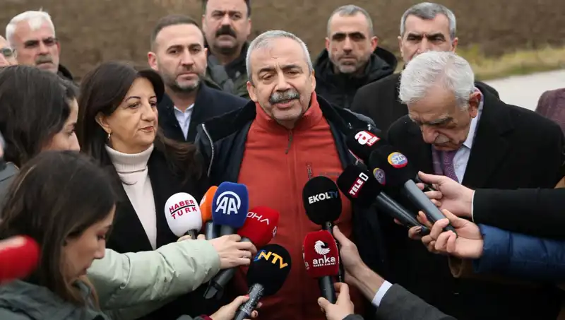İmralı'dan PKK'ya Çarpıcı Mesaj: Sırrı Süreyya Önder Açıklıyor