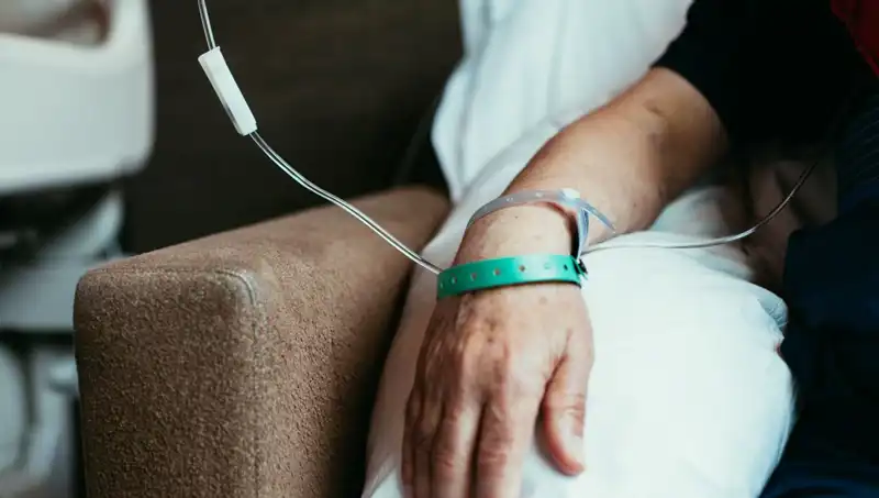 Düğün Stresi Mi? 35 Yaşındaki Adamın Kolon Kanseri Tehlikesi