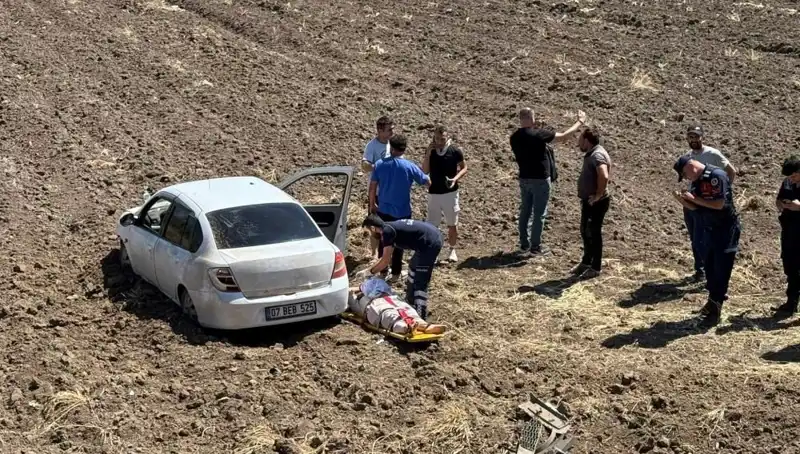 Osmaniye'de Kontrolden Çıkan Araç, Tarlaya Uçtu: Üç Yaralı