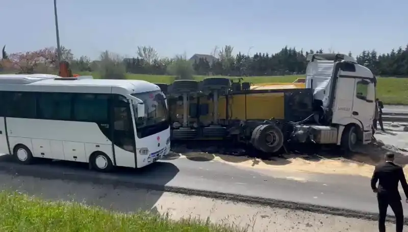 Büyükçekmece TEM Otoyolu'nda Kaza: 3 Saat Boyunca Trafik Durdu!