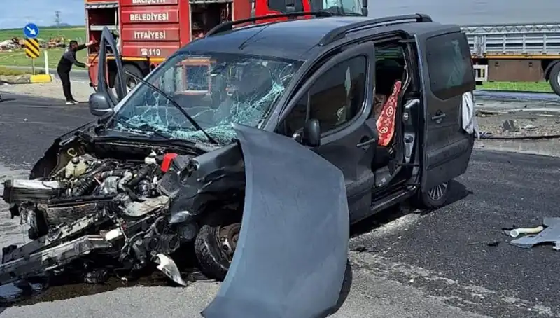 Ankara Yolu'nda Feci Kaza: Üç Kişi Yaralandı, İhmal İddiaları Gündemde