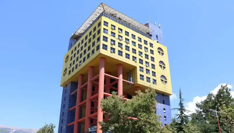 Dünyanın En Saçma Binasının Yerine Çarpıcı Yeni Proje: Yapım Aşamasında