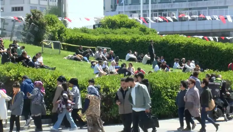 Taksim'de Deprem Yoğunluğu: İstanbul’un Kalbinde Neler Oluyor?