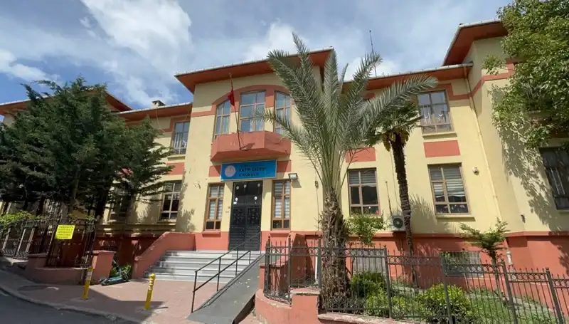 Depremde Zarar Gören Okulların Boşaltılması İle İlgili Tedirgin Edici Gelişme