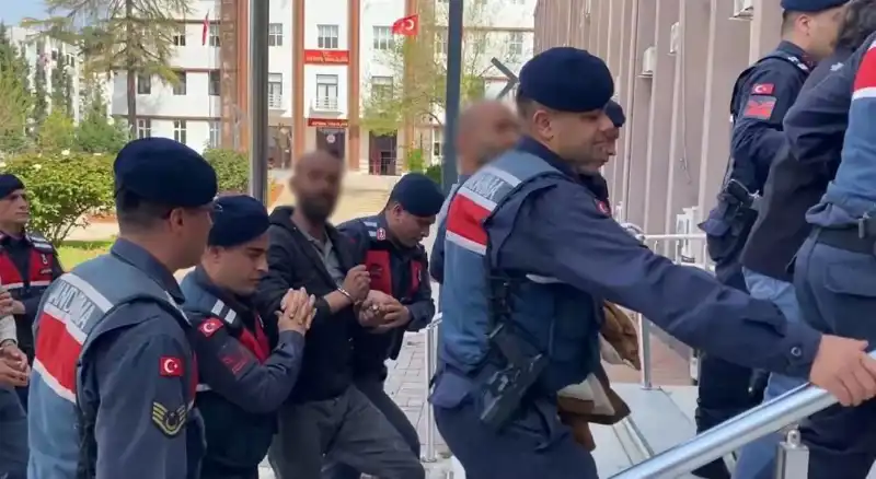 Türkiye'nin "Civciv Baronu" Operasyonu: Gözaltına Alındı!