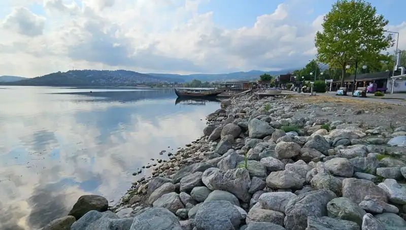 Sapanca Gölü'nde Su Seviyesindeki Düşüş, Hem Doğa Hem de Ekonomi İçin Tehlike Mi?