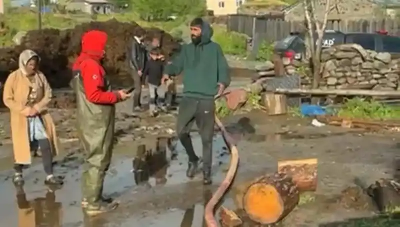 Ardahan'da Aniden Bastıran Sağanak Sele Yol Açtı!