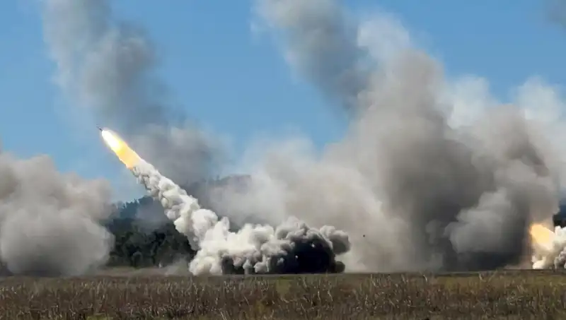 Avustralya'nın Askeri Geçmişinde Bir Dönüm Noktası: HIMARS Atışı Yapıldı