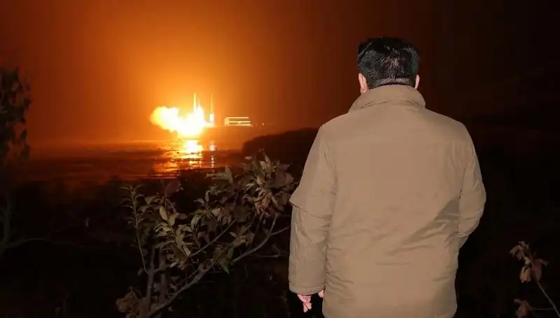 Kuzey Kore'nin Silah Programının Bedelini Kim Ödüyor? Amerikanların Rolü Dikkat Çekiyor!