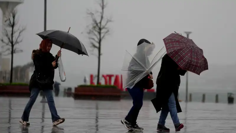 İstanbullulara Dikkat: Kuvvetli Sağanak Yağış Yarın Bizi Bekliyor!