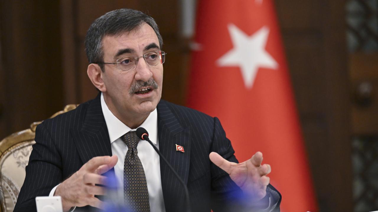Cumhurbaşkanı Yardımcısı Yılmaz Genç Çiftlere Maddi Destek Vaadi Verdi