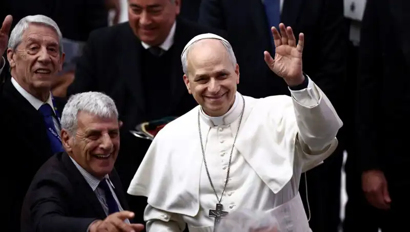 Papa Leo'nun Soyadı: Aşkın İzinde Gizli Bir Hikaye