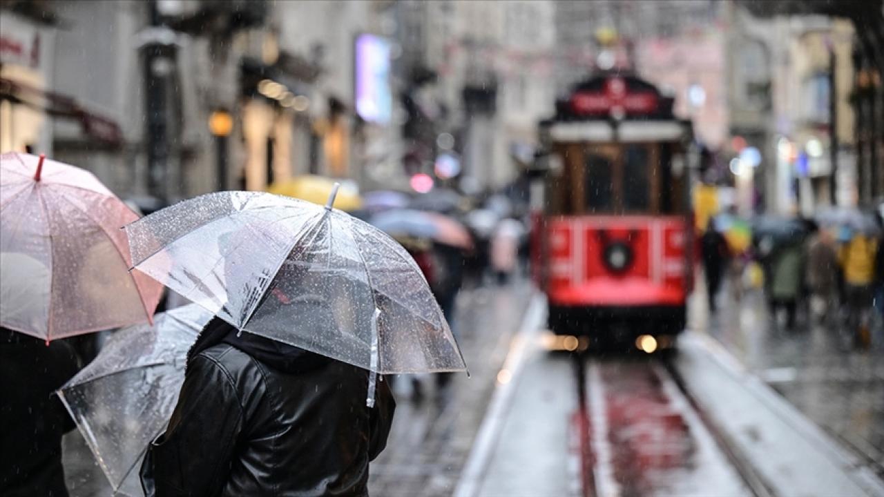 Kar ve Yağmur Yolda