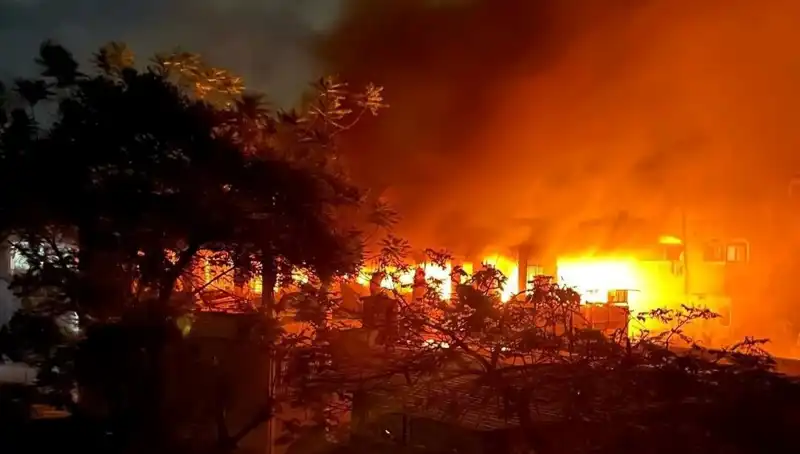 İsrail Gazze'de Patlak Veren Çatışmada Sivillere Yönelik Saldırılar: 37 Kişi Hayatını Kaybetti