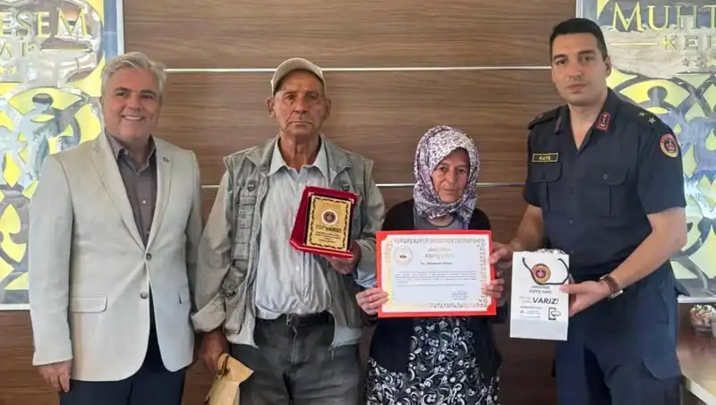 Tek Varlarını Jandarmaya Bağışlayan Aileden Duygulandıran Hikaye