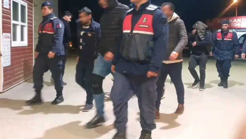 Bağ Evinde Düzenlenen Uyuşturucu Partisine Dev Baskın!