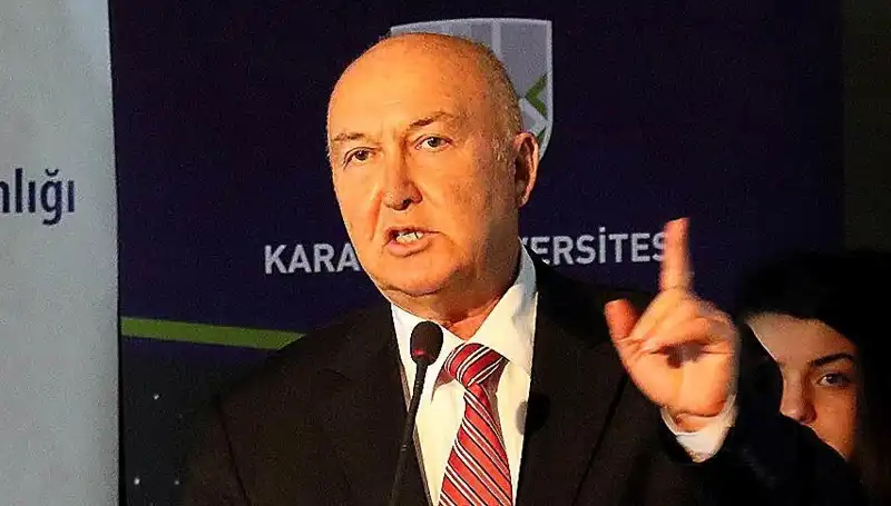 Prof. Dr. Övgün Ahmet Ercan Beyin Kanaması Tehlikesi Geçirdi: Hayat Mücadelesi Devam Ediyor