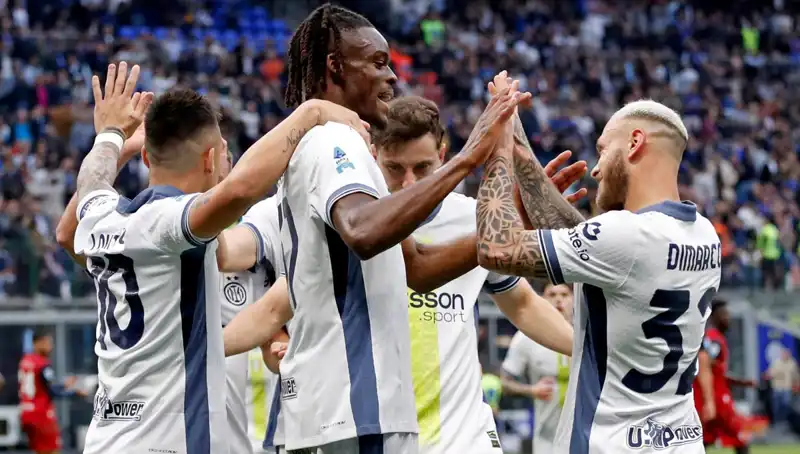Serie A'da Zirve Yarışı Kızıştı: Şampiyon Play-Off ile Belirlenebilir mi?