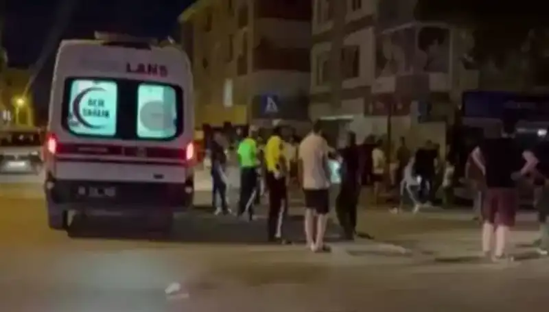 Alkollü Sürücü, Tartışma Sonrası Yaya Grubunu Kamyonetle Ezdi!