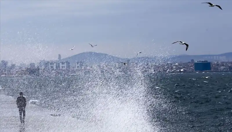 Marmara ve Ege'de Şiddetli Rüzgarlar Bekleniyor: Önlem Alın!