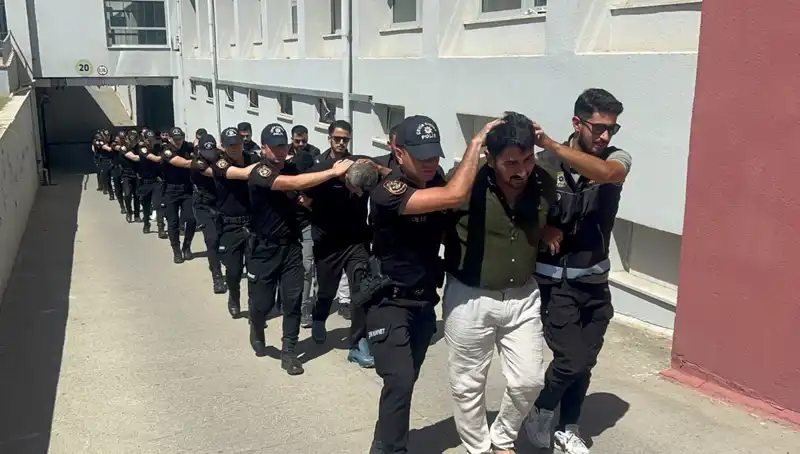 Adana'da Eroin Operasyonu: 825 Kilogram Uyuşturucu ve 16 Tutuklama