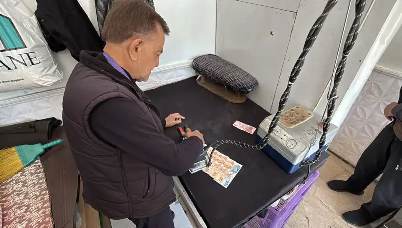 47 Yıllık Terzi Ahmet'in Sır Dolu Ütüleme Alışkanlıkları