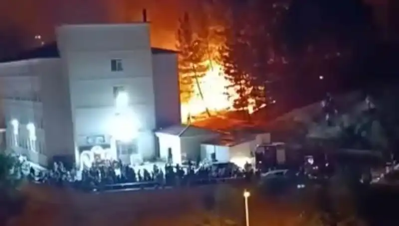 Düğün Kutlaması Tüm Sevimliliğiyle Bir Kabusa Dönüştü!