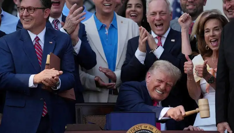 Trump'tan Yeni Dönem: "Büyük, Güzel Yasa Tasarısı" İmzanın Ardında Ne Var?