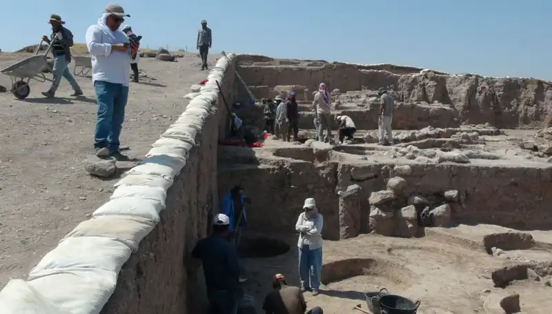 Kilis'te Oylum Höyük'te Sıcaklar Kazı Çalışmalarını Durdurmuyor