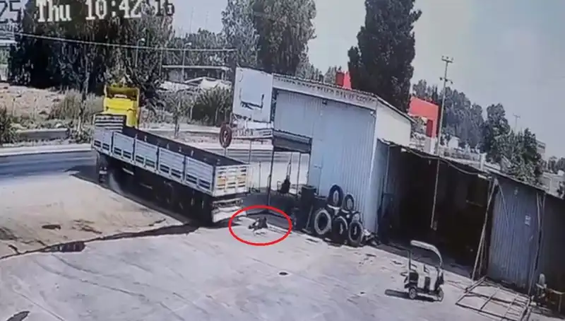 16 Yaşındaki Çocuk İşçi, Tamirhanede TIR’ın Altında Kalarak Hayatını Kaybetti