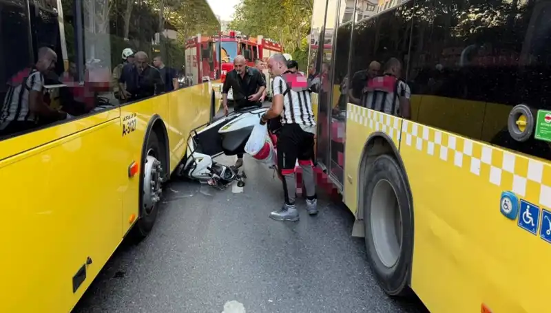 Motosiklet, İETT Otobüsleri Arasında Korku Dolu Anlar!