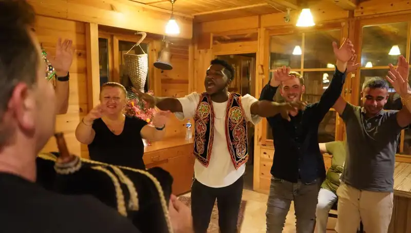 Gana’dan Rize’ye Uzanan Başarı Hikayesi: Tıp Fakültesinden Mezun Oldu
