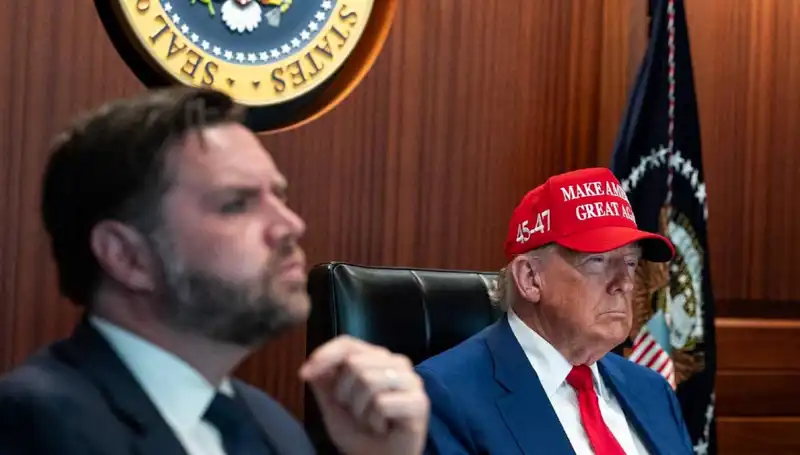Trump'ın Azil Tasarısı Reddi: Siyasi Sarsıntılar ve Yeni Gelişmeler