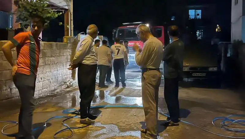 Park Halindeki Araçta Ani Alevlenme: Ne Olmuş Olabilir?
