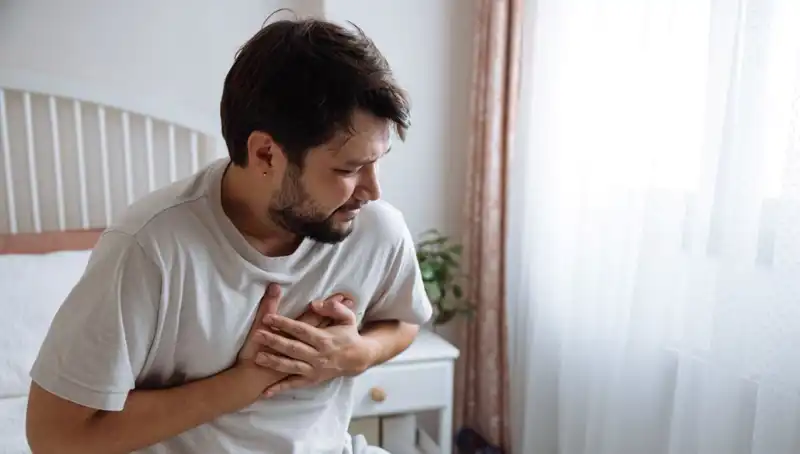 Sabahları Hissettiğiniz Bu Belirti Kalp Hastalığına Dikkat Çekebilir!