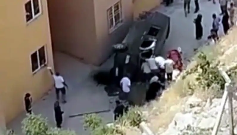 Kahramanmaraş’ta Korkutan Kaza: Araba Sürücüsü ve Yayalar Şokta!