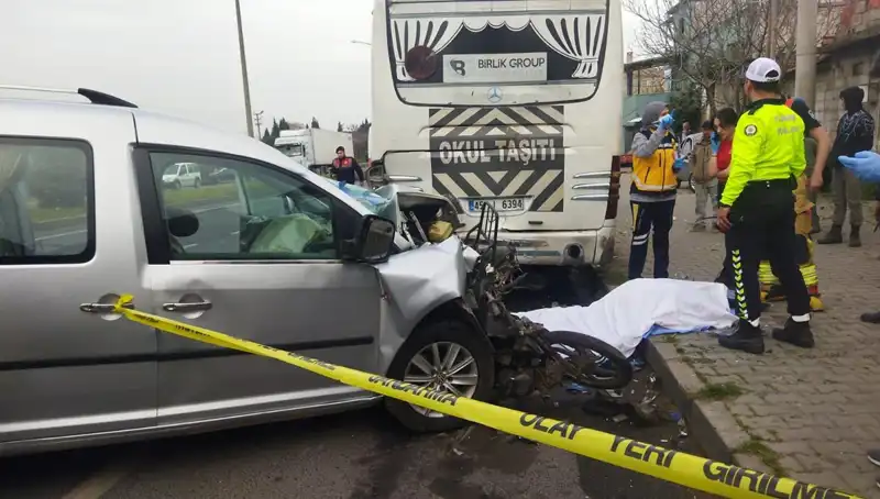 Manisa'da Meydana Gelen Feci Kazada 1 Kişi Hayatını Kaybetti, 1 Kişi Yaralı