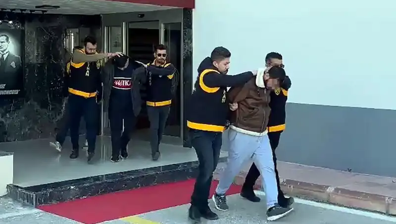 Başına Silah Dayayıp 2 Milyon Lira İsteyen Suçlular Tutuklandı!