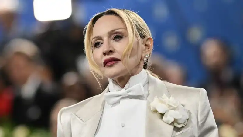 Madonna’nın Yeni Diyeti: Kanserle Savaşan Müziği Mi?